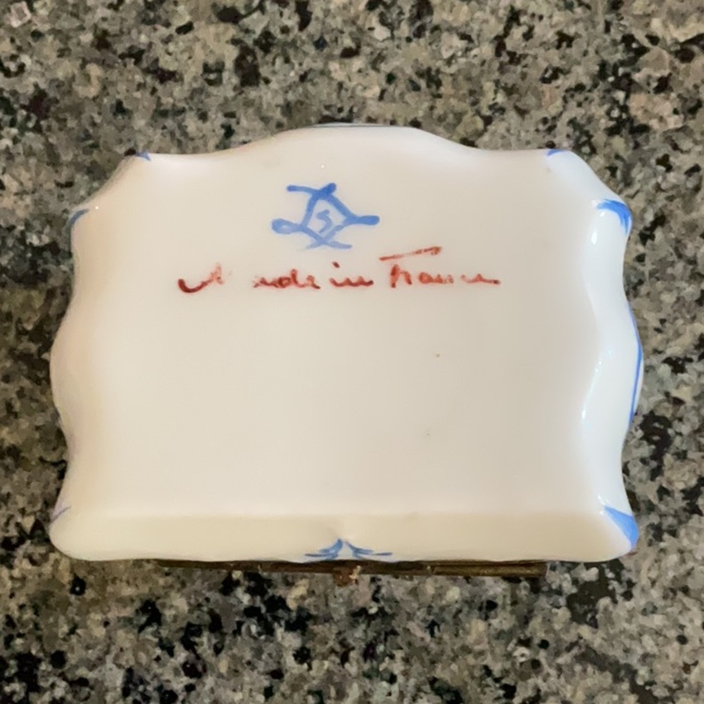Vintage Porcelain Trinket Box
